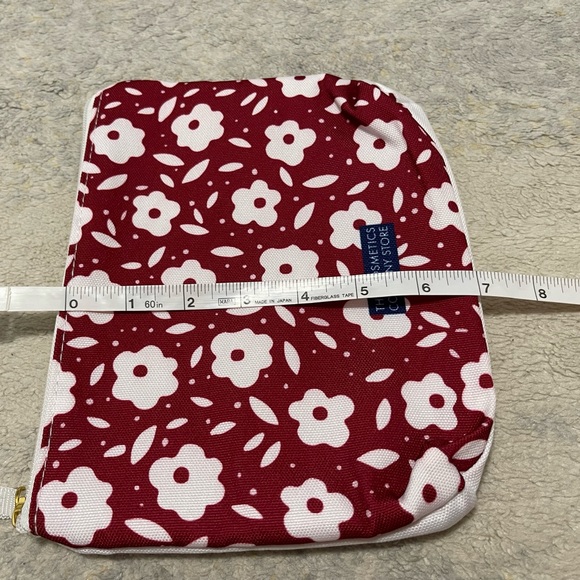 BRAND new The Cosmetics Company Store Top-Zip Make Up Case 9” X 7” - Picture 6 of 6